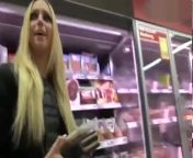 Анал с красоткой в машине