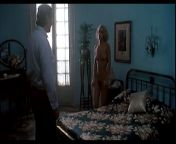 Голая баба подчиняется мужчине прикол