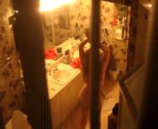 Подсмотрел за голой соседкой